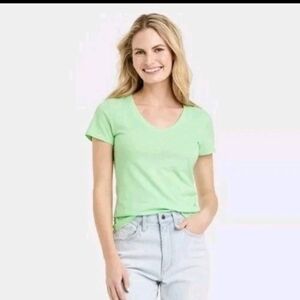 Women's Fitted Short Sleeve V-Neck T-Shirt Universal Thread Size Light Green